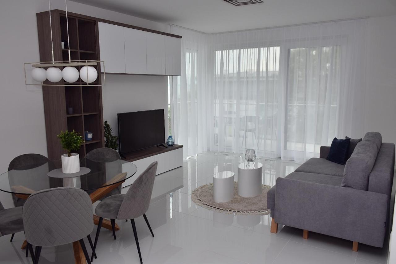 Limerence Apartments Siófok Exteriér fotografie